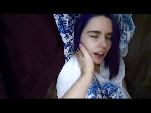 ❤️ Нашел сестренку в шкафу и помог кончить ️ Жесткое порно на сайте eviewporn.ru